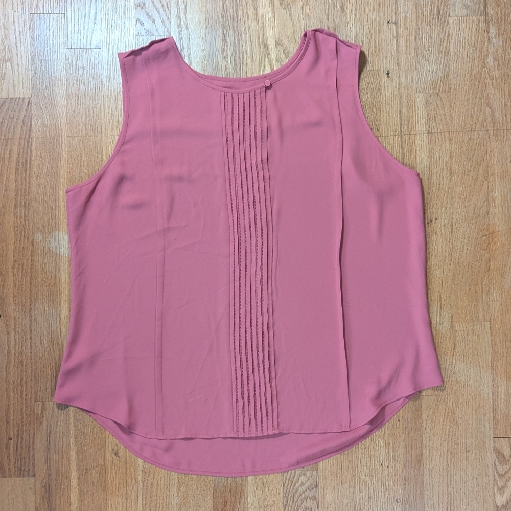 Ann Taylor XL Sleeveless Blush Pleated Tank | Office Chic Meets Weekend Fun